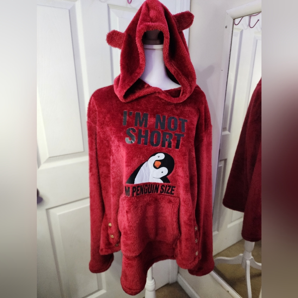 💞4/$20💞 Penguin 'Not Short' Graphic Red Plush Hoodie Size XXL - Picture 4 of 8